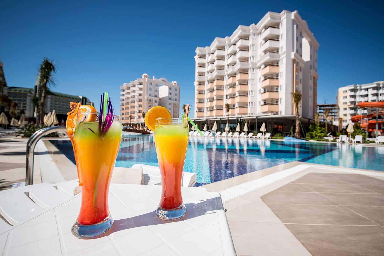 Ramada Resort in Lara zwembaden